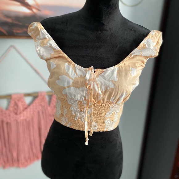 American Eagle floral crop top - Picture 2 of 7